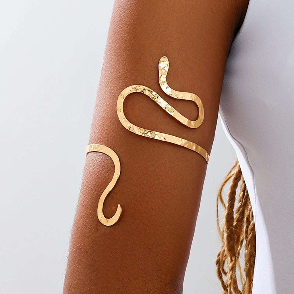 New Fashion Creative Metal Line Serpentine Wrapped Arm Bracelet for Women Simple Snake Cuff Bracelets Punk Jewelry Accessories