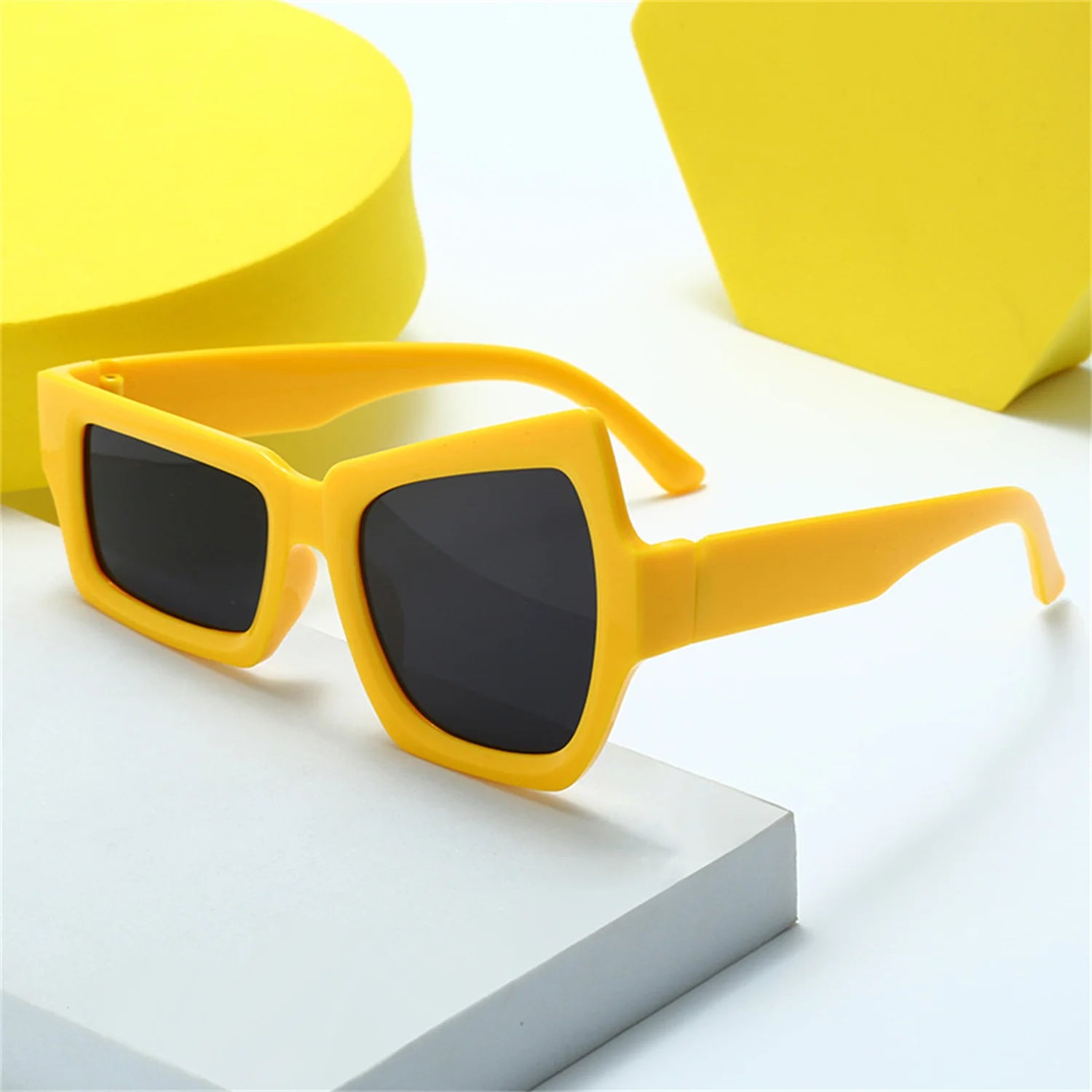 Lunettes de Soleil Carrées Asymétriques
