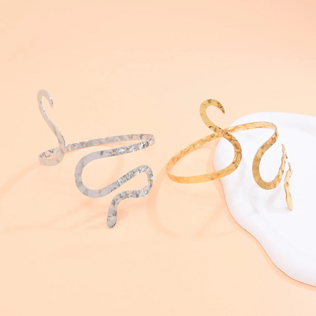New Fashion Creative Metal Line Serpentine Wrapped Arm Bracelet for Women Simple Snake Cuff Bracelets Punk Jewelry Accessories